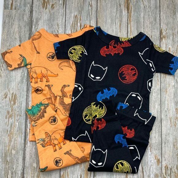 Batman & Dinosaur Snug Fit Short Sleeve Pajamas 2, 2-Piece Sets Size 12M - Picture 1 of 13